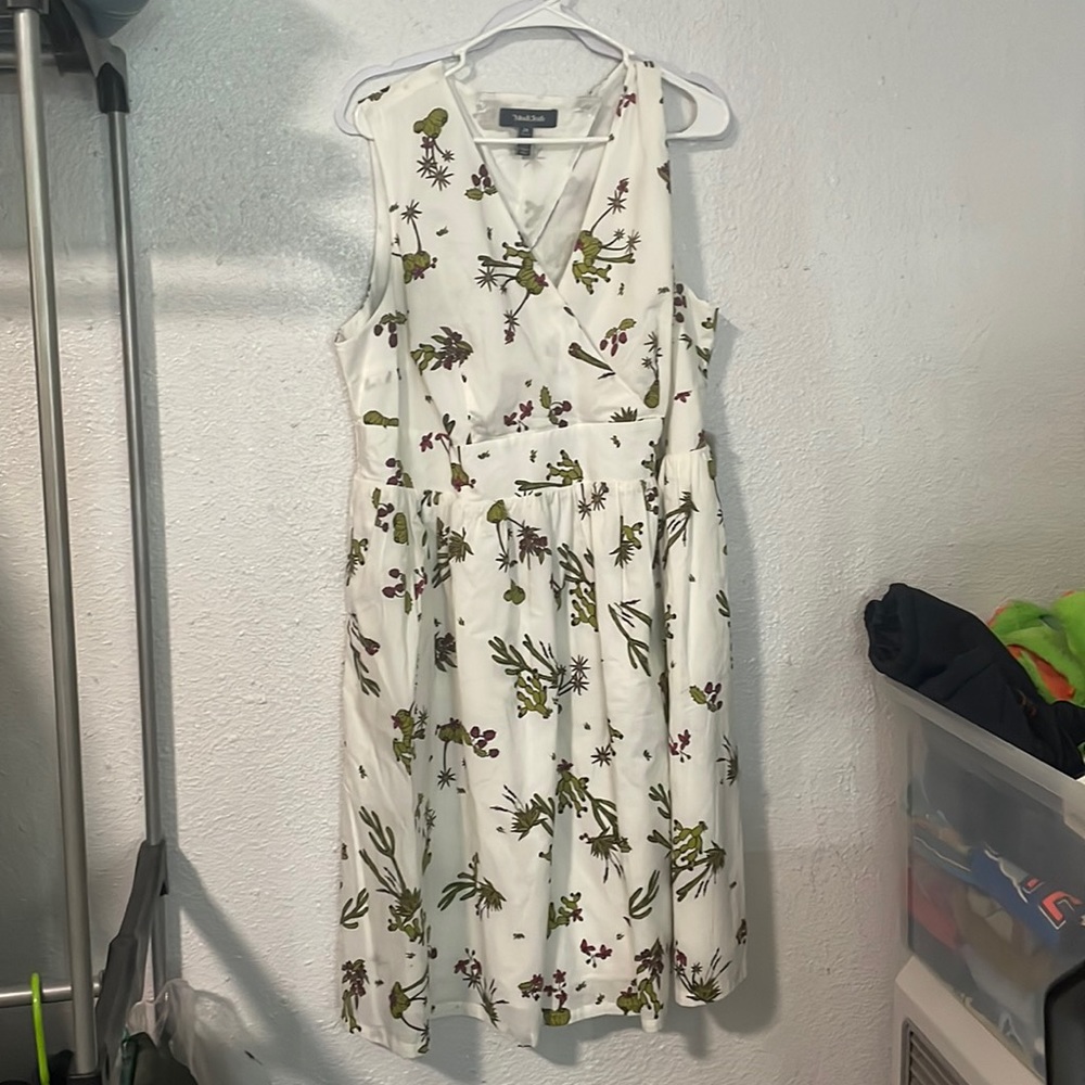 SOLD ModCloth Retrolicious cactus dress with peekaboo back
